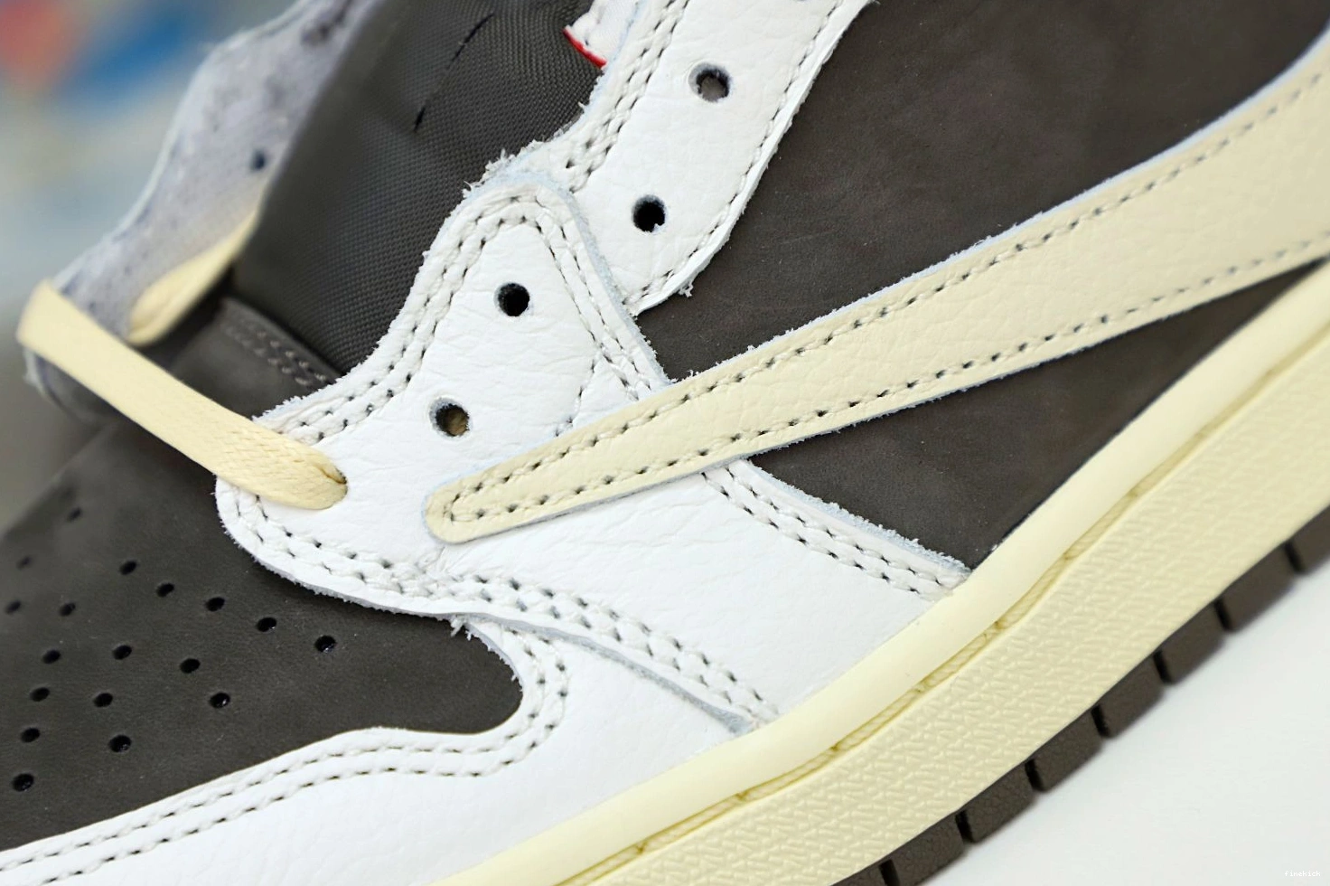 X TRAVIS 1 JORDAN OG AIR SCOTT REVERSE LOW MOCHA 1124